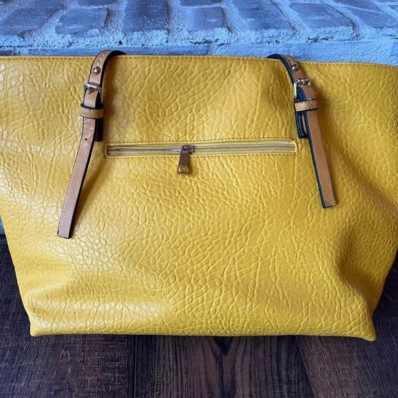 Large handbag yellow studded purse hobo bag big purses yellow purses beach bag - Picture 2 of 3